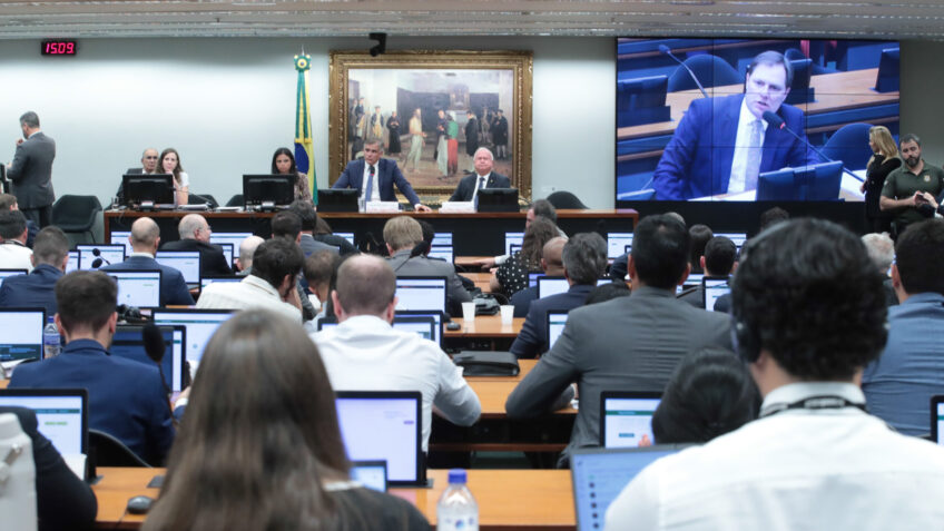 Comissão Especial Analisará PEC que Extingue Escala 6 x 1