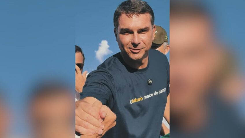 Flávio Bolsonaro apoia Zema após investigação do STF