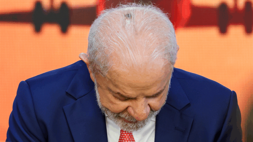 Lula é diagnosticado com câncer basocelular no couro cabeludo