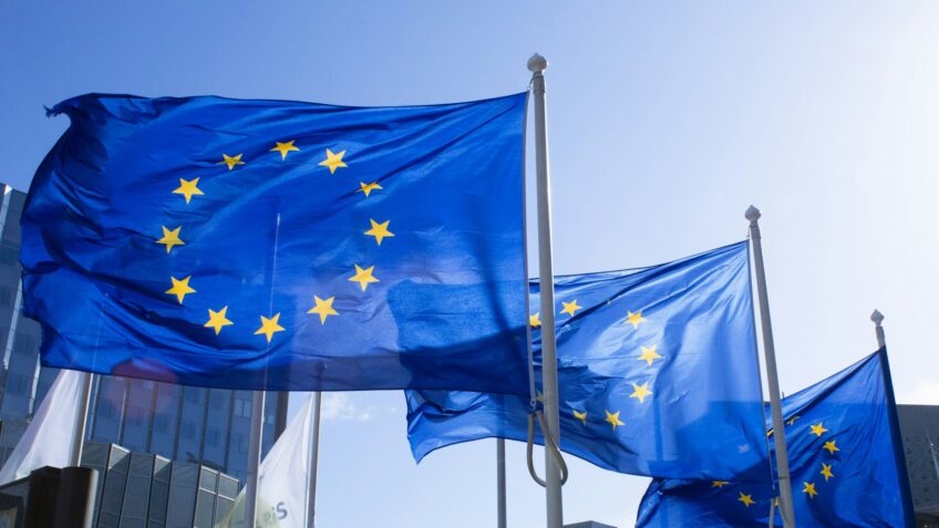 União Europeia aprova novo pacote de sanções contra a Rússia
